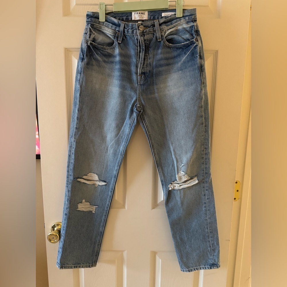 Frame Denim, distressed Le Pegged Jean • Women’s 26